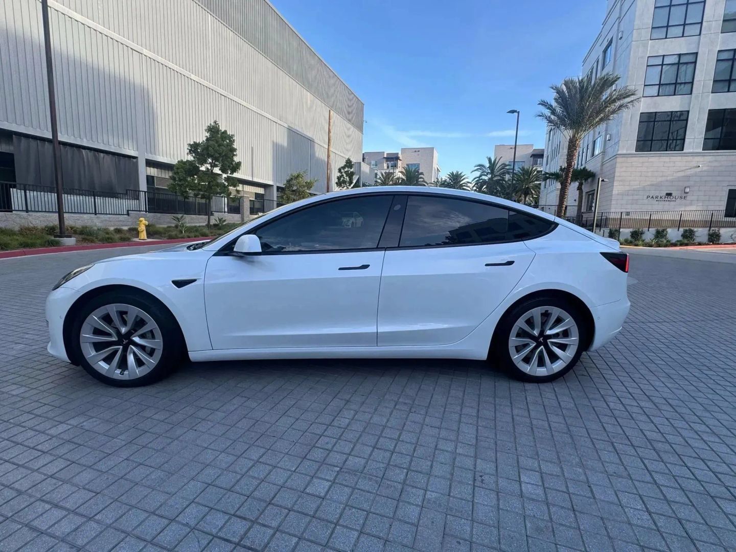 Used 2021 Tesla Model 3 Standard Range Plus RWD image 5