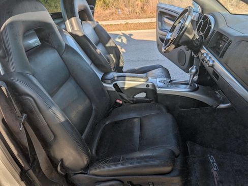 Used 2004 Chevrolet SSR w/ Preferred Equipment Group image 15