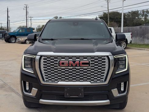 Used 2021 GMC Yukon Denali image 2