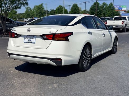 Used 2024 Nissan Altima 2.5 SV FWD image 9
