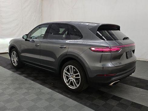 Used 2023 Porsche Cayenne AWD/4WD image 4