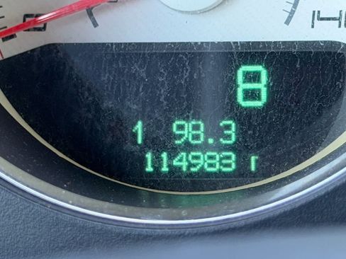 Used 2011 Dodge Challenger image 32