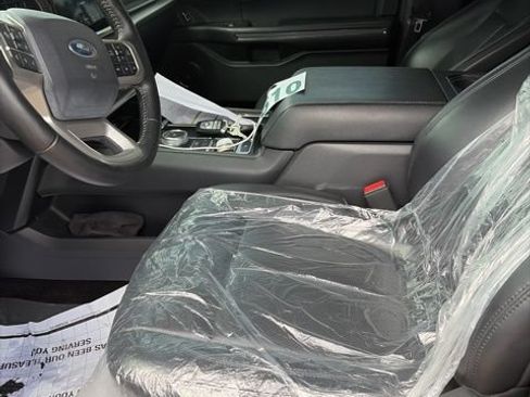 Used 2022 Ford Expedition Max XLT RWD image 1