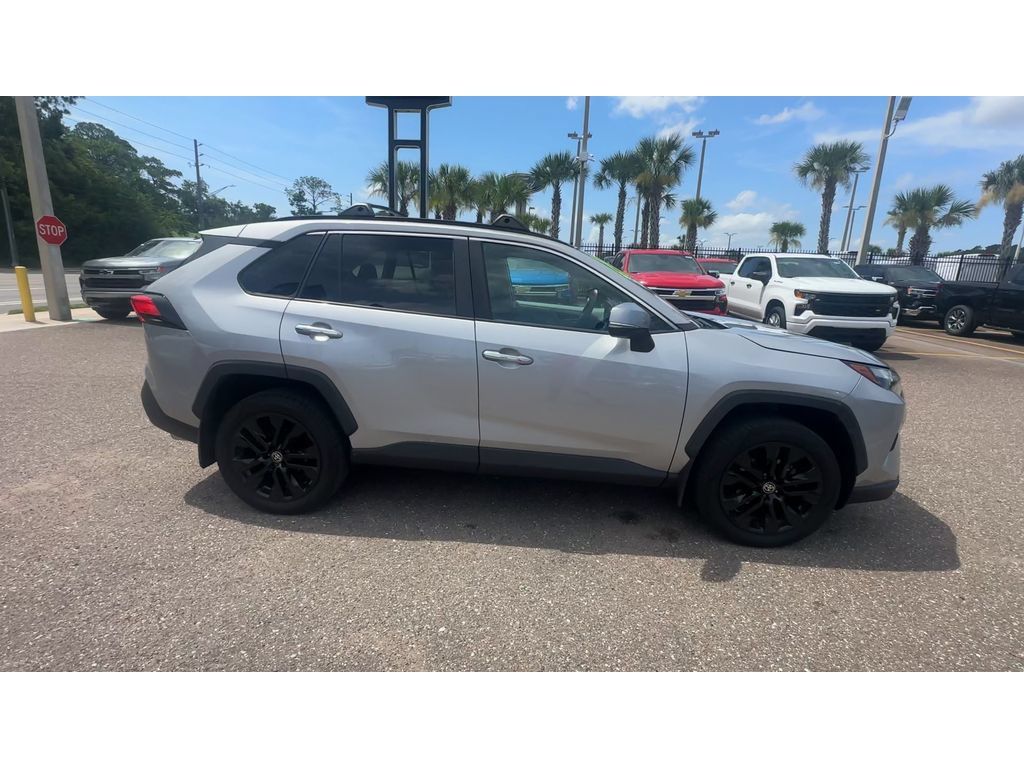 Used 2022 Toyota RAV4 Limited AWD/4WD image 9