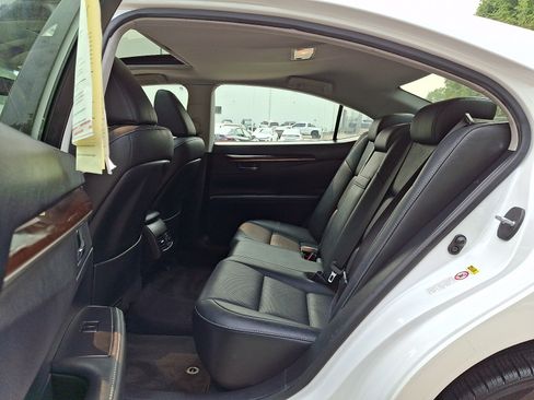 Used 2014 Lexus ES 350 w/ Premium Package FWD image 10