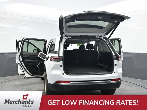 Used 2022 Jeep Grand Cherokee Laredo w/ Luxury Tech Group I AWD/4WD image 54
