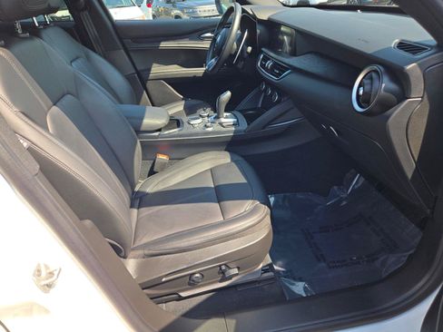 Used 2024 Alfa Romeo Stelvio Sprint RWD image 18