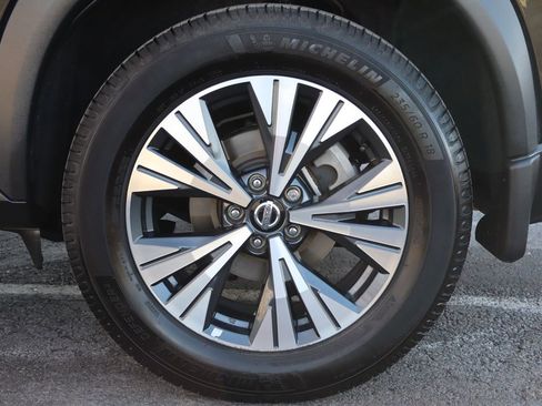 Used 2021 Nissan Rogue SV image 40