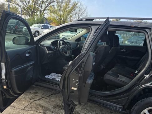 Used 2015 Jeep Cherokee Sport w/ Sport Appearance Group image 8