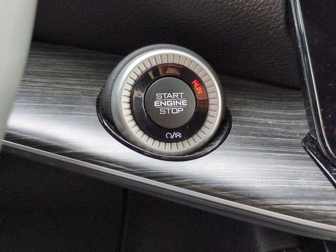 Used 2023 Jeep Wagoneer L Series II AWD/4WD image 23
