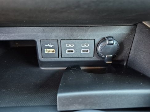 Certified 2025 Toyota Highlander XLE AWD/4WD image 32