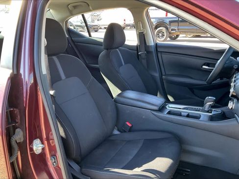 Used 2024 Nissan Sentra SV image 8