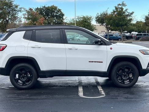 Used 2024 Jeep Compass Trailhawk image 3