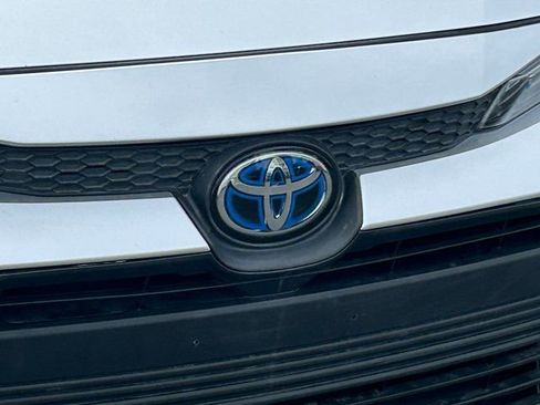 Used 2024 Toyota Corolla LE AWD/4WD image 11