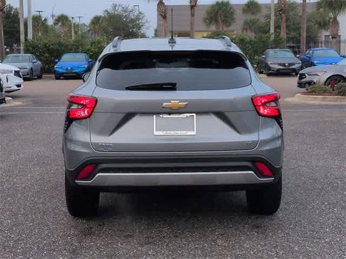 Used 2024 Chevrolet Trax LT image 7