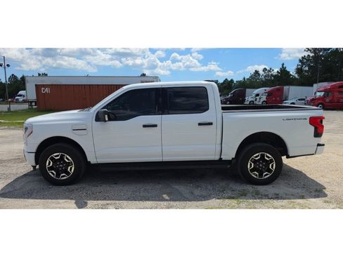 Used 2023 Ford F150 Lightning XLT AWD/4WD image 2