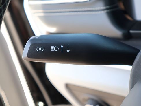 Used 2022 Jeep Grand Cherokee Overland w/ Luxury Tech Group IV image 37