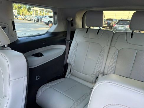 Used 2021 Jeep Grand Cherokee L Summit w/ Luxury Tech Group V AWD/4WD image 40