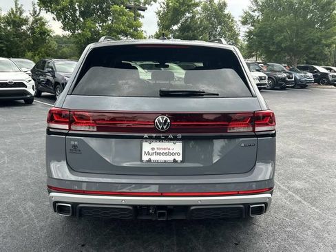 Used 2024 Volkswagen Atlas Peak Edition SE AWD/4WD image 5