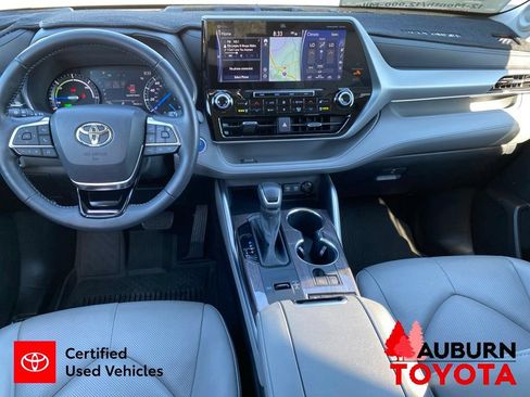 Used 2021 Toyota Highlander Platinum AWD/4WD image 35