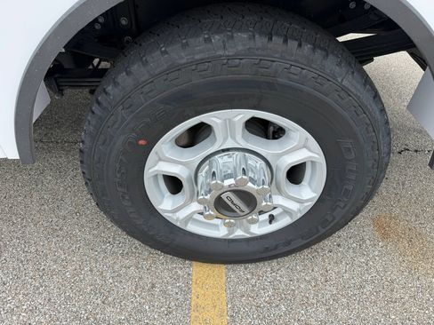 Used 2025 Ford F350 XLT AWD/4WD image 6
