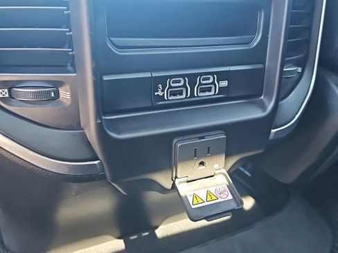 Used 2019 RAM 1500 Big Horn RWD image 31