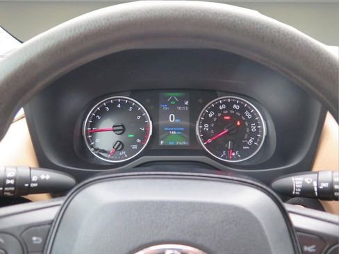 Used 2021 Toyota RAV4 XLE AWD/4WD image 12