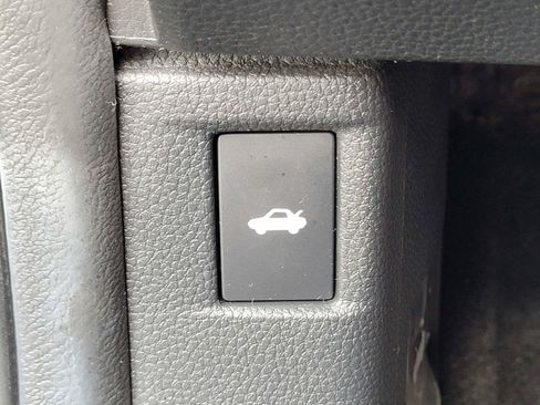 Used 2023 Honda Accord EX image 17