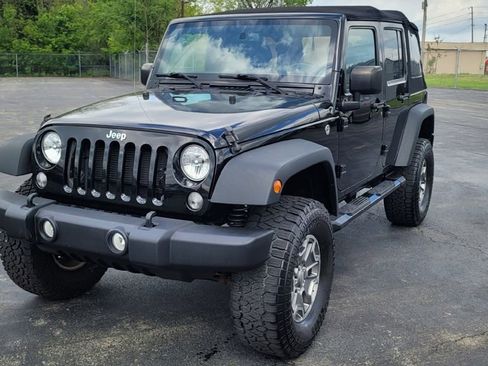 Used 2017 Jeep Wrangler Unlimited Sport w/ Quick Order Package 24S AWD/4WD image 3