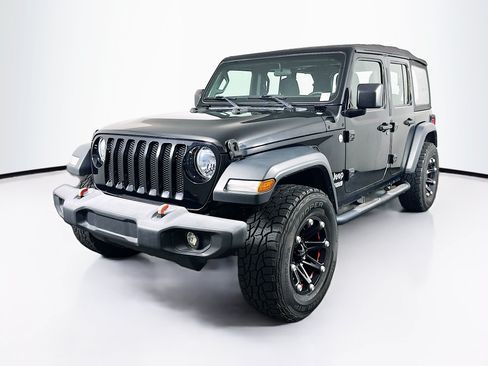 Used 2018 Jeep Wrangler Unlimited Sport AWD/4WD image 3
