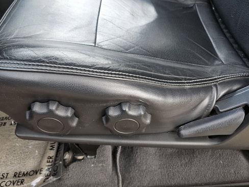 Used 2004 Nissan Xterra SE w/ (LTH) Rugged Leather Pkg AWD/4WD image 12