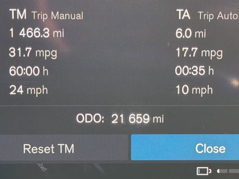 Used 2024 Volvo XC60 T8 Ultimate w/ Climate Package image 36