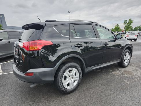 Used 2015 Toyota RAV4 LE FWD image 15