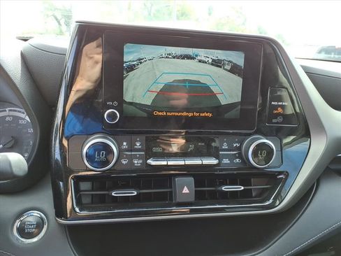 Used 2023 Toyota Highlander LE image 25