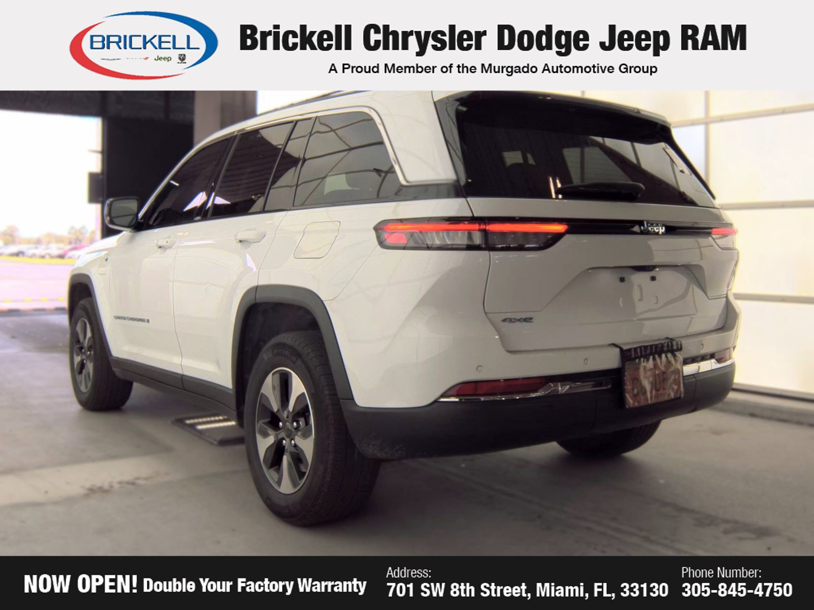 Used 2023 Jeep Grand Cherokee 4WD 4xe image 3