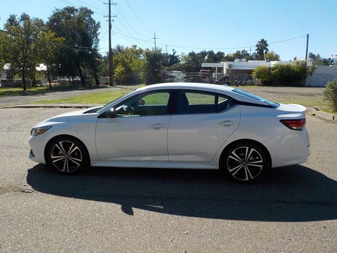 Used 2022 Nissan Sentra SR w/ Electronics Package image 8