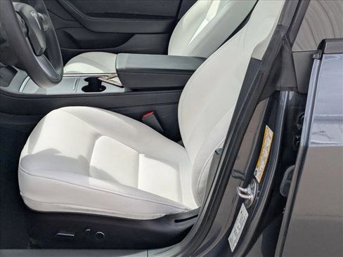 Used 2023 Tesla Model 3 Standard Range image 17