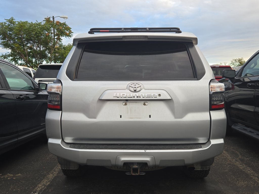 Used 2015 Toyota 4Runner SR5 AWD/4WD image 7
