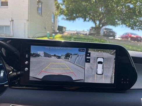 Used 2025 Hyundai Palisade SEL FWD image 16