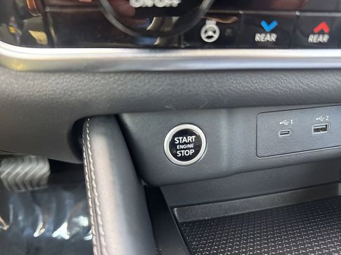 Used 2023 Nissan Rogue SL w/ SL Premium Package image 25