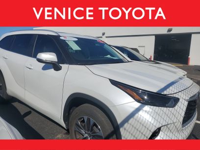 Used 2023 Toyota Highlander XLE