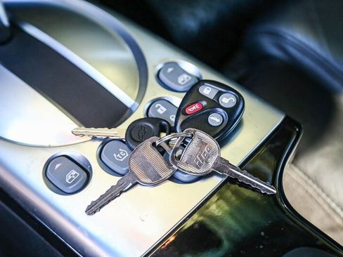 Used 2005 Chevrolet SSR w/ Preferred Equipment Group image 43