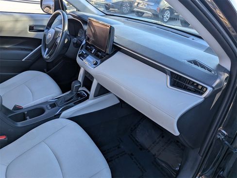 Used 2023 Toyota Corolla Cross LE image 28