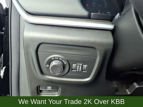 New 2026 Jeep Grand Cherokee Laredo image 13