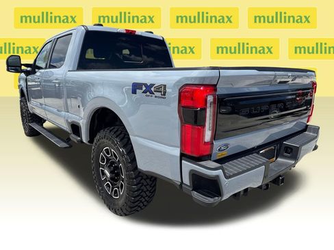 Used 2025 Ford F250 Platinum AWD/4WD image 10