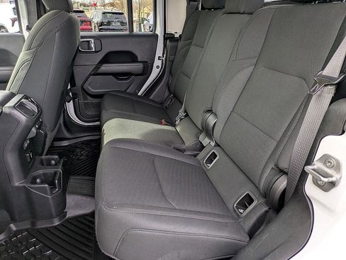 Used 2022 Jeep Gladiator Overland w/ LED Lighting Group image 27