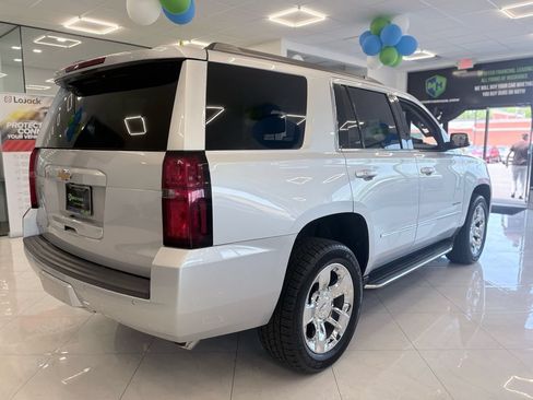 Used 2019 Chevrolet Tahoe LT w/ LT Signature Package AWD/4WD image 12