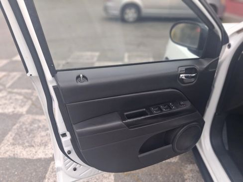 Used 2015 Jeep Compass Sport w/ Power Value Group FWD image 8