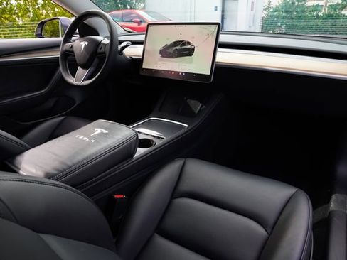 Used 2023 Tesla Model 3 Standard Range image 24