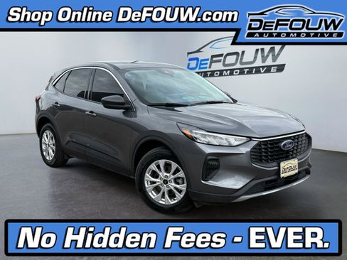 Used 2023 Ford Escape Active image 1
